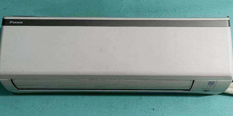 Daikin 1.5 Ton 5 MTKM50U star AC indoor unit close view