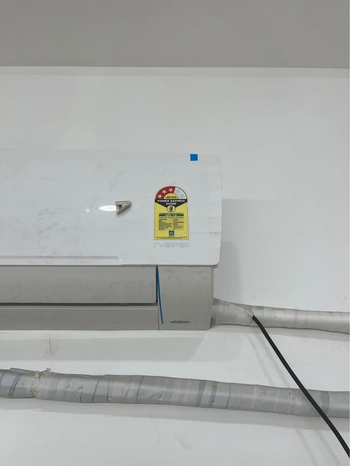 lose view of BEE 3-star energy rating sticker on Lloyd 1.5 ton air conditioner indoor unit